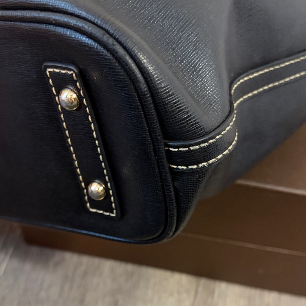 Dooney & Bourke Black Saffiano Leather Tote Bag Red Lining - Picture 13 of 13